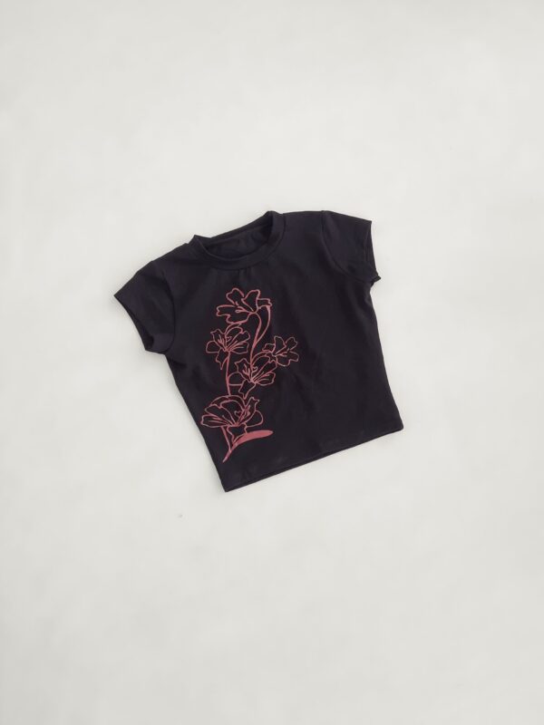 2025/03/1000296244-scaled.jpg Baby Tee Flores