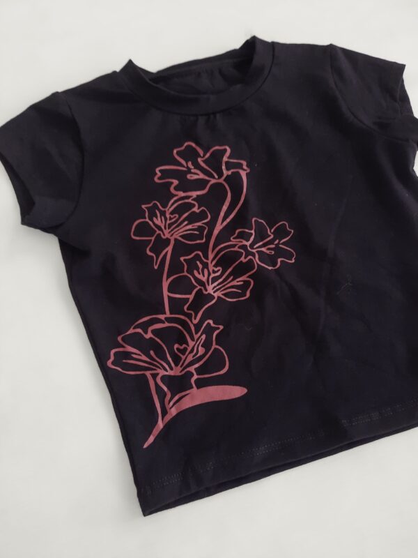 2025/03/1000296261-scaled.jpg Baby Tee Flores