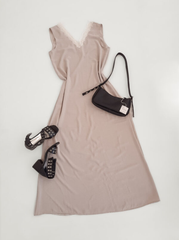 24-20241204_115219 Vestido Clara