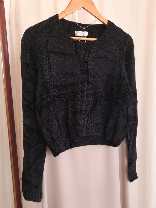 2025/04/1000328615-scaled.jpg Sweater Laura