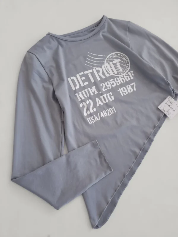 31-20241112_120027-714a6c76dd939f57d417317909899980-640-0 Remera Detroit
